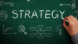 چگونه یک استراتژی معاملاتی موفق ایجاد کنیم؟