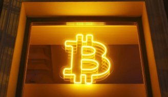 کاهش نوسان بیت کوین