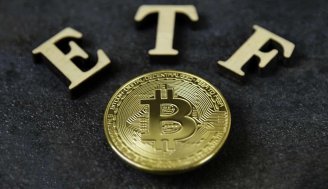 خروج 228 میلیون دلار از ETF های بیت کوین