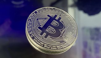 افزایش انتقال بیت کوین توسط نهنگ ها همزمان با تغییرات بازار