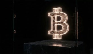 سقوط بیت‌کوین به زیر 77000 دلار، لیکوییدیشن 95 میلیون دلاری