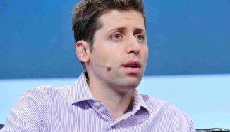 مدیر عامل OpenAI از جنگ دولت ایالات متحده علیه بیت کوین و کریپتو انتقاد می کند